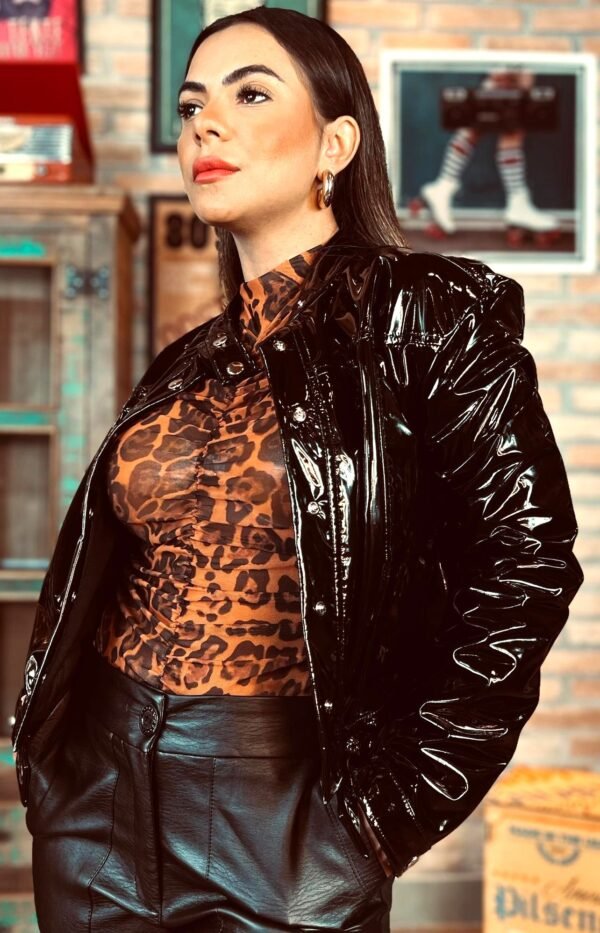 Blusa_tule_estampada_gola_alta_oncinha