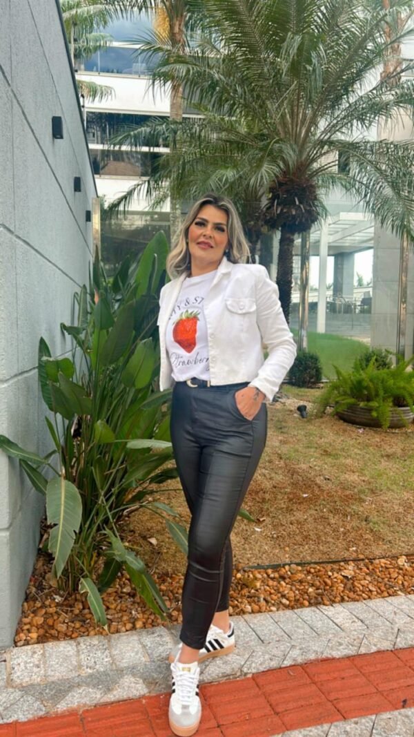 camiseta feminina strawbery