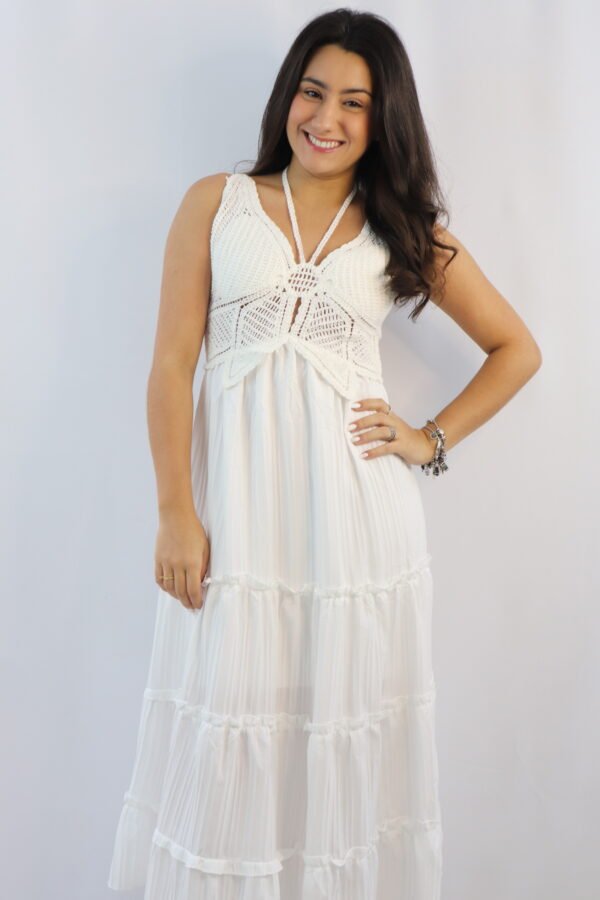 vestido-branco-com-detalhes-frente